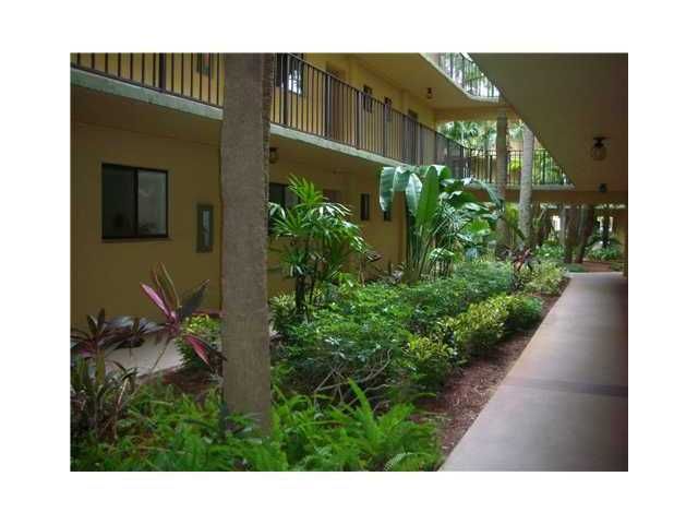 8075 SW 107 AV # 205, Miami, FL 33173