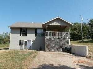 15645 E Lee Hopkins Dr, Stockton, MO 65785