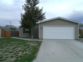 404 Mineral Springs Cir, Parachute, CO 81635