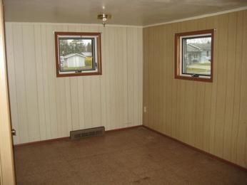 308 W Mill Ave, Drayton, ND 58225