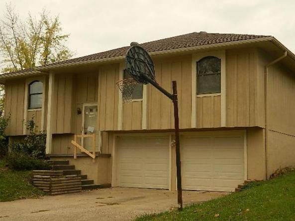 240 SE 111th Road, Warrensburg, MO 64093
