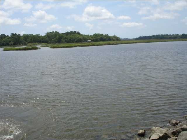 8 SUMMIT PLANTATION RD, Hollywood, SC 29449