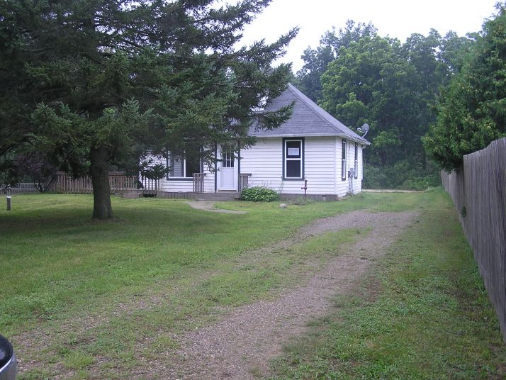 3147 Roods Lake Rd, Lapeer, MI 48446