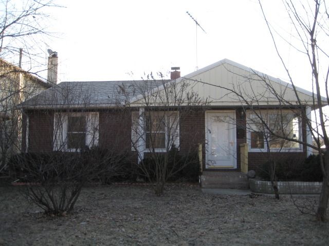 321 S Yale Ave, Addison, IL 60101