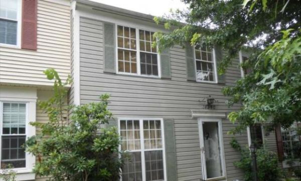 14940 Ampstead Ct, Centreville, VA 20120