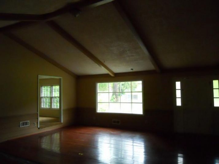 5185 Twin Oaks Drive Ne, Woodstock, GA 30188