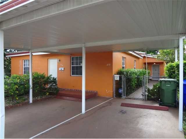 210 NW 52 AV, Miami, FL 33126