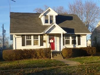 915 Saint Julian St, Pekin, IL 61554