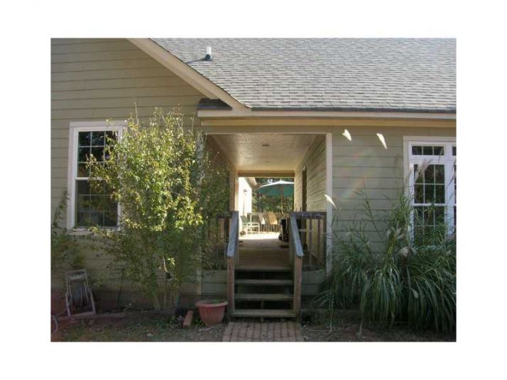 180 Sanders Creek Drive, Tallapoosa, GA 30176