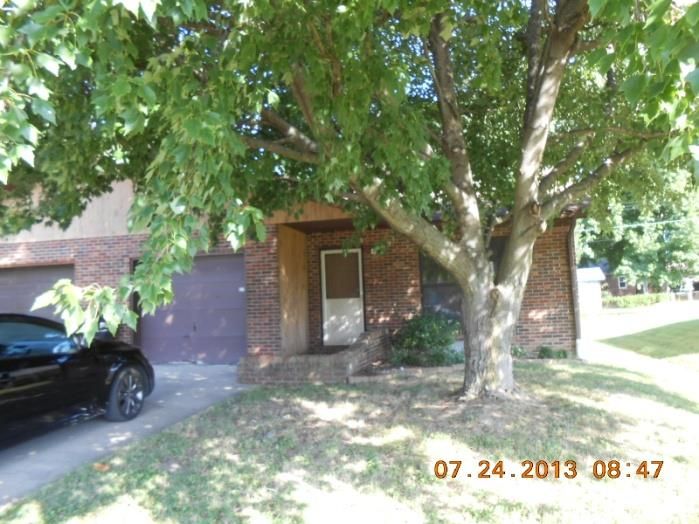 2129 Scheel St, Belleville, IL 62221