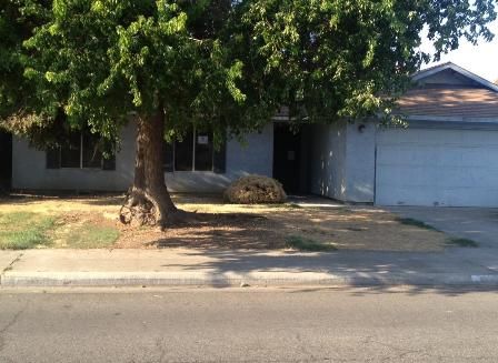 4981 E Huntington Ave, Fresno, CA 93727