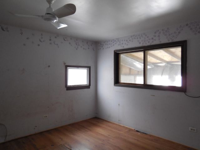 1327 N West End Dr, Round Lake, IL 60073