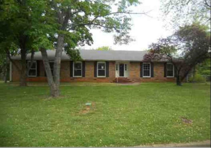 303 Ridgecrest Dr, Murfreesboro, TN 37130