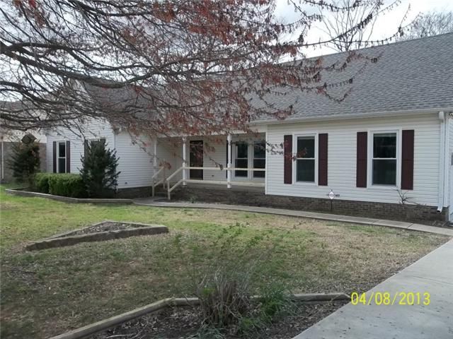 10015 Roanoke Dr, Murfreesboro, TN 37129