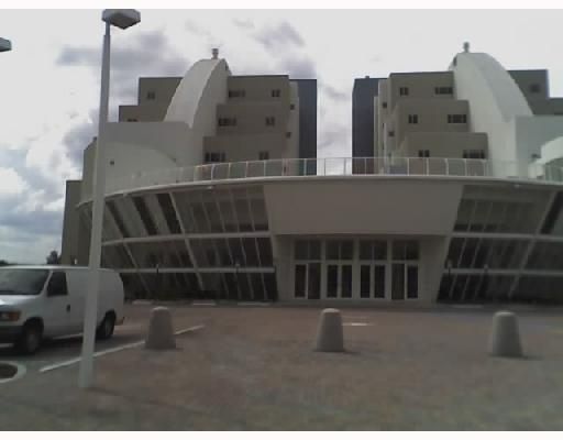 1750 NW 107 AV # R-904, Miami, FL 33172