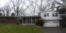 1532 Shadeland Dr Springfield, OH 45503