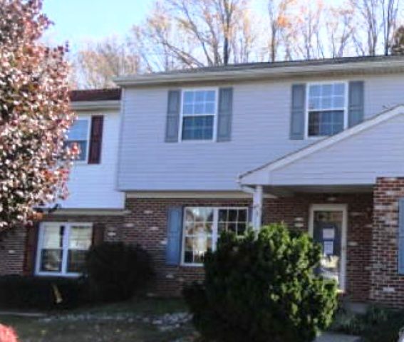 4025 Yorktown Dr, Marcus Hook, PA 19061