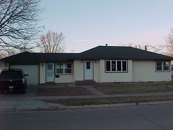 804 8th Ave S, Clinton, IA 52732