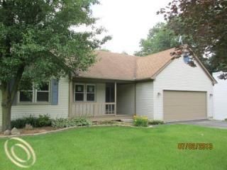 736 Pine Tree Rd, Lake Orion, MI 48362