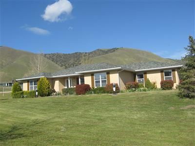 24275 Bear Valley Rd, Tehachapi, CA 93561