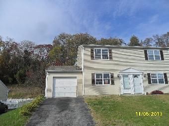 1105 Cloverton Dr, Columbia, PA 17512