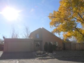1115 Sunshine Way, Santa Fe, NM 87507