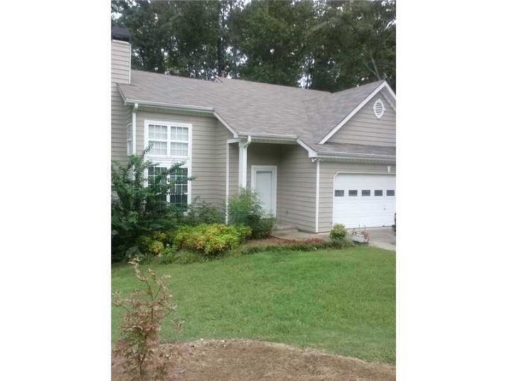 8633 Melrose Circle, Douglasville, GA 30134