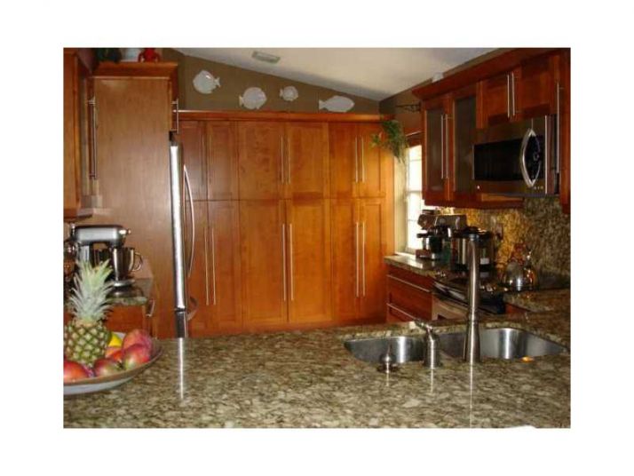 17413 SW 19 ST, Hollywood, FL 33029