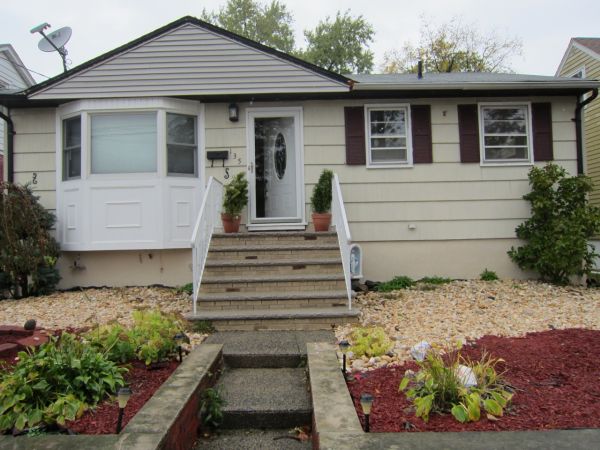 135 Crampton Avenue, Woodbridge, NJ 07095