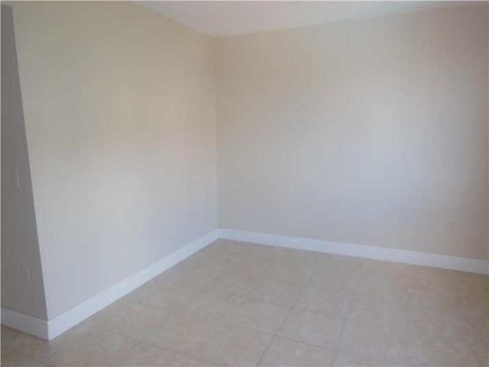 15221 SW 80 ST # 401, Miami, FL 33193