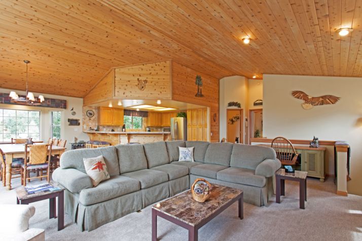 6 Wagon Road, Mammoth Lakes, CA 93546