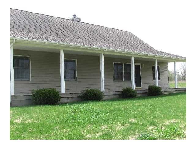 2134 E Winegar Rd, Morrice, MI 48857