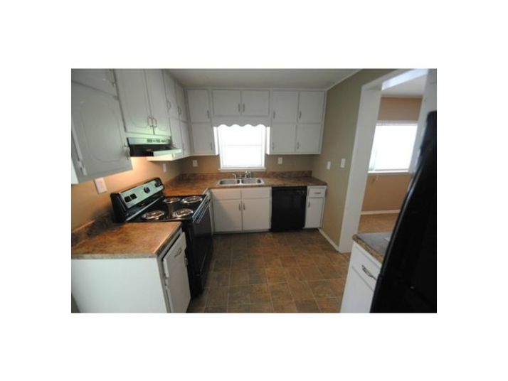 83 Dobbins Drive, Stockbridge, GA 30281