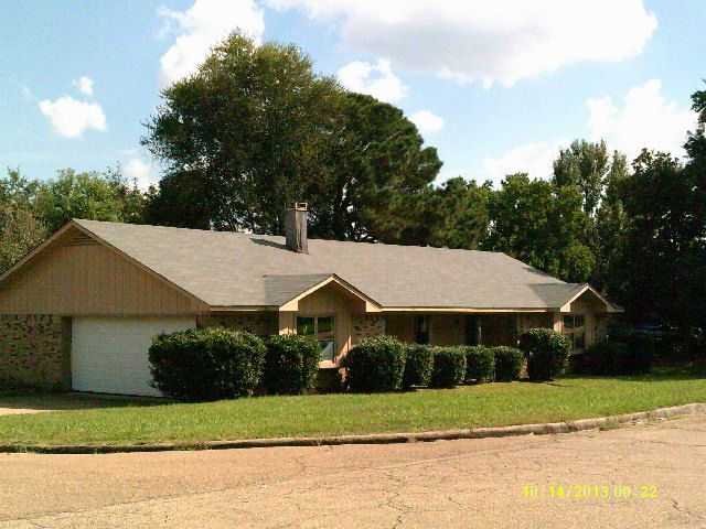 211 Casa Urbano Dr, Clinton, MS 39056