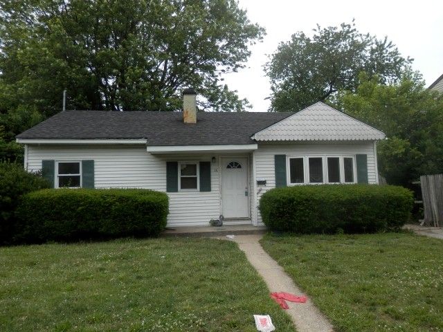 14 Ronek Dr, Copiague, NY 11726
