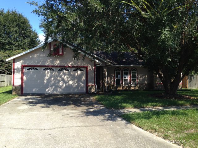 6873 Plum Lake Ln E, Jacksonville, FL 32222