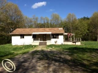 6122 W Mi 36, Pinckney, MI 48169