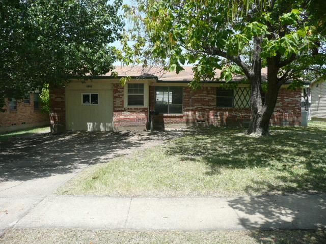 1311 Summit St, Mesquite, TX 75149