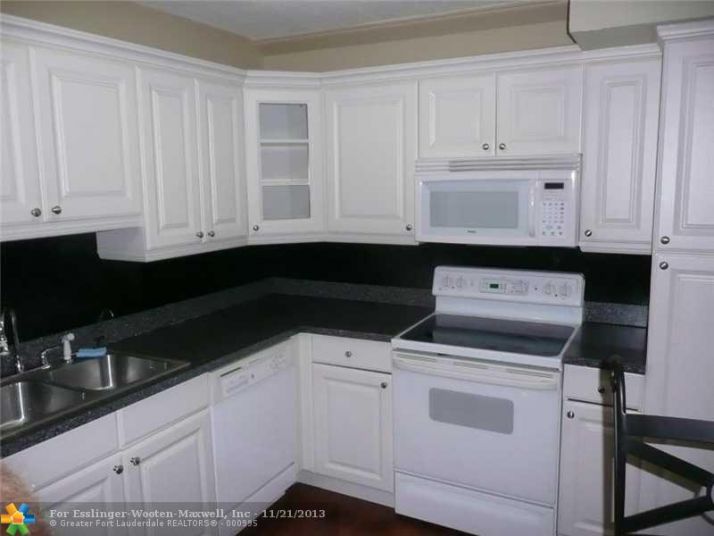 331 LAKEVIEW DR # 103, Fort Lauderdale, FL 33326