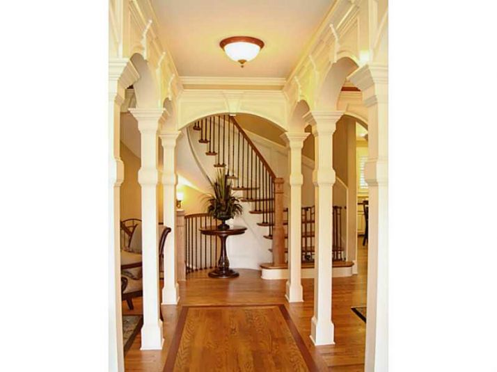 600 Settles Brook Court, Suwanee, GA 30024