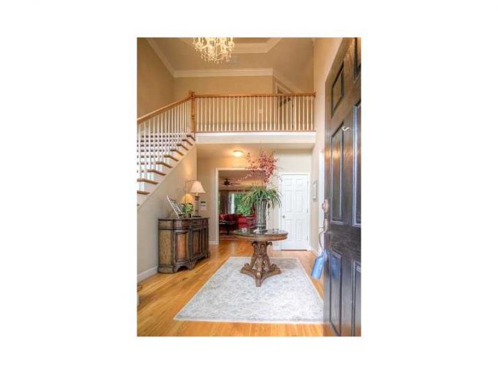 821 Lakeglen Drive, Suwanee, GA 30024