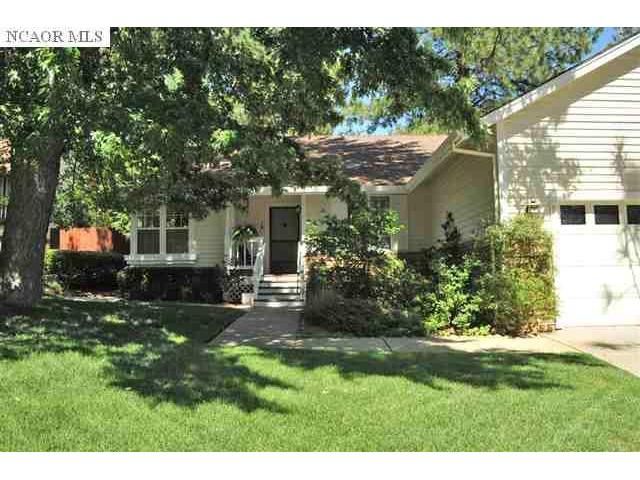 586 Morgan Ranch Dr, Grass Valley, CA 95945