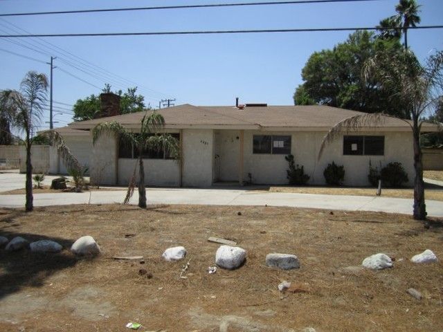 8892 Maple Avenue, Fontana, CA 92335