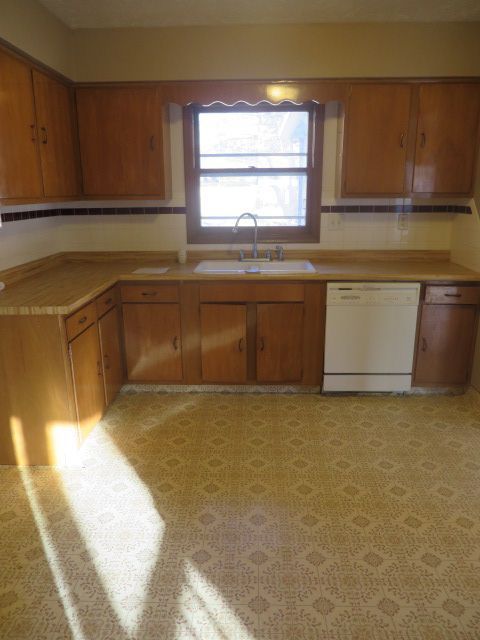 605 N 3rd St, Bellevue, NE 68005