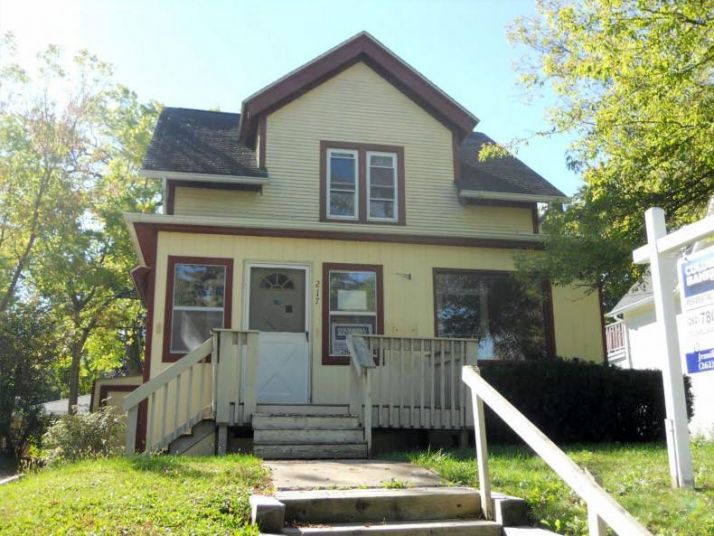 217 West Loos Stree, Hartford, WI 53027