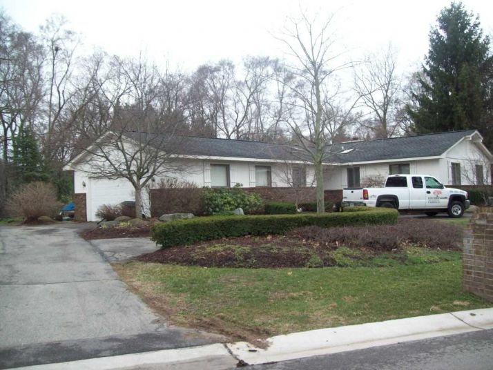 7055 Cedarbank Dr, West Bloomfield, MI 48324