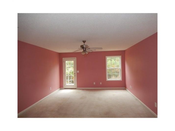 427 Wallace Circle, Carrollton, GA 30117