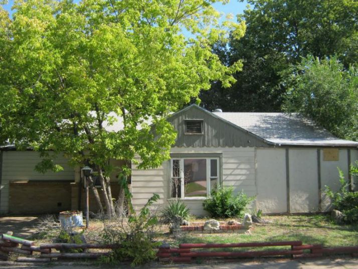 1210 Osage St, Augusta, KS 67010
