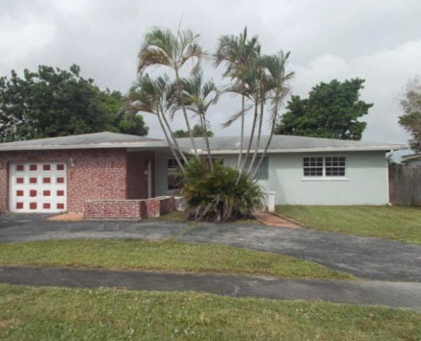 6845 Broadmoor, Pompano Beach, FL 33068