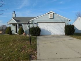 6715 Hunters Glen Dr, Fort Wayne, IN 46835